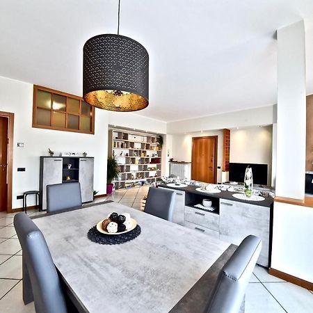Modern Apartment Halfway Between Milan And Como Cogliate Luaran gambar