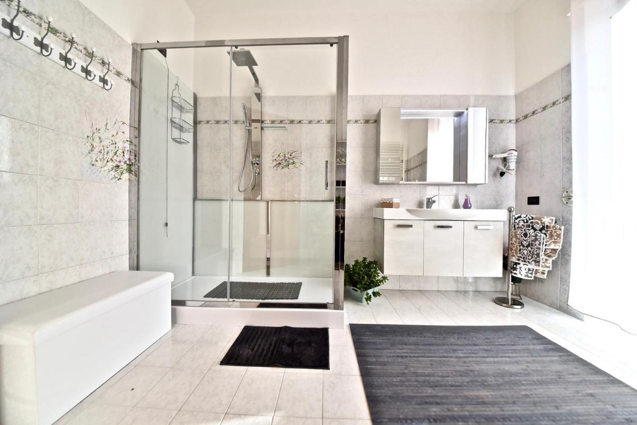 Modern Apartment Halfway Between Milan And Como Cogliate Luaran gambar