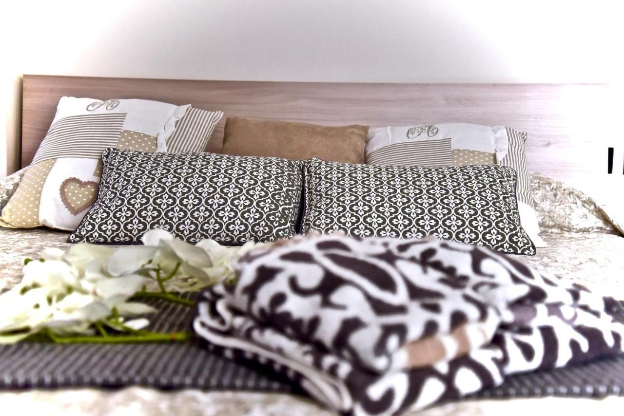Modern Apartment Halfway Between Milan And Como Cogliate Luaran gambar