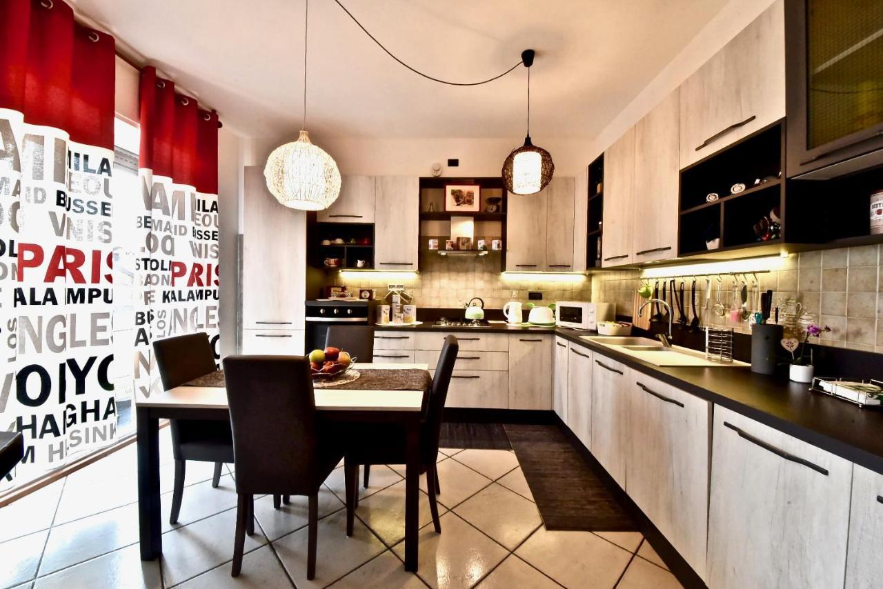 Modern Apartment Halfway Between Milan And Como Cogliate Luaran gambar