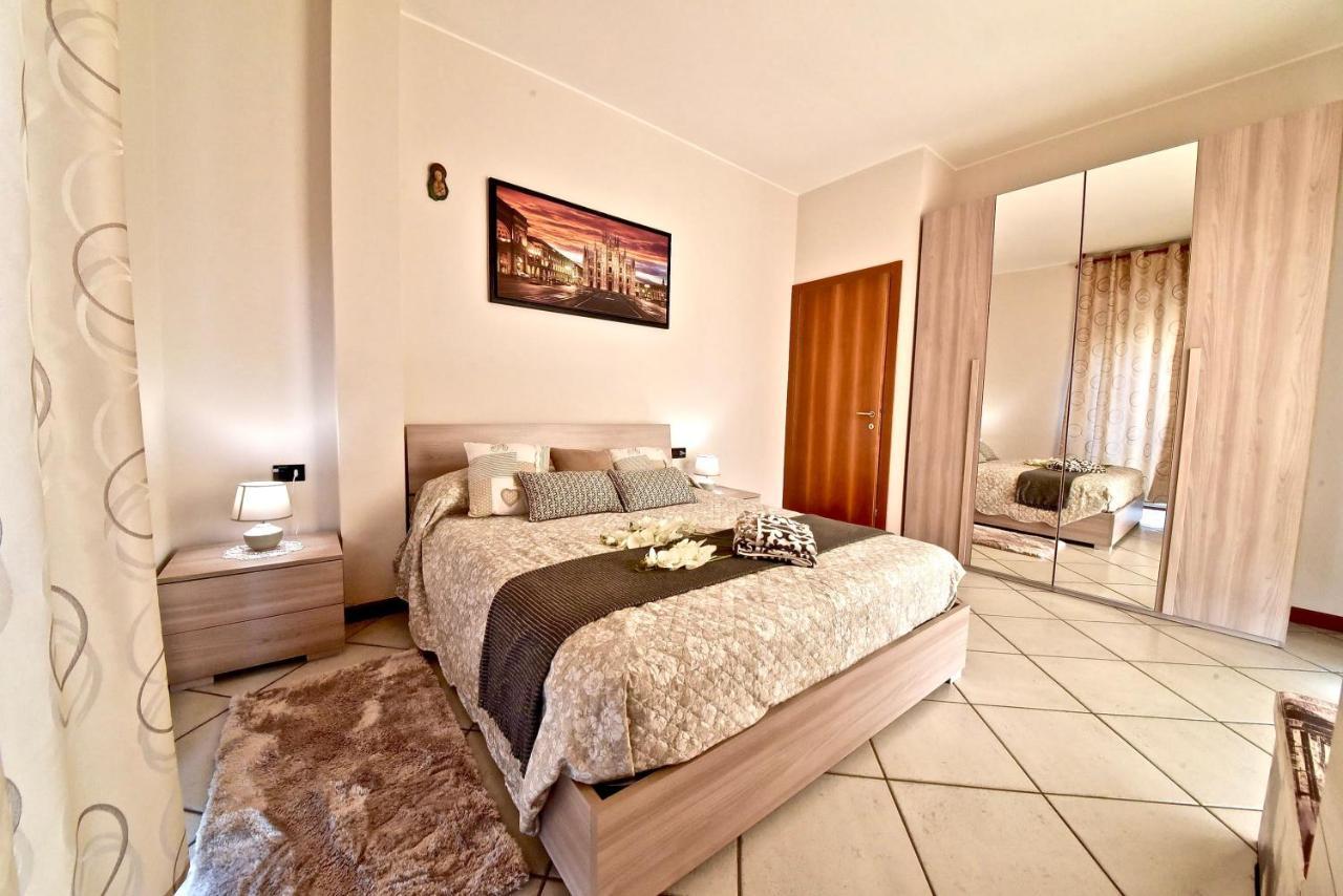 Modern Apartment Halfway Between Milan And Como Cogliate Luaran gambar