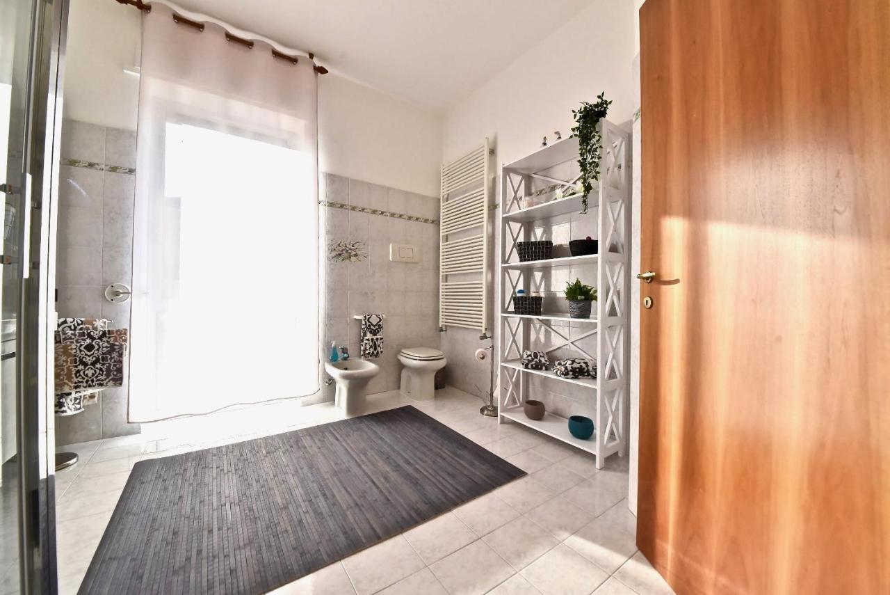 Modern Apartment Halfway Between Milan And Como Cogliate Luaran gambar
