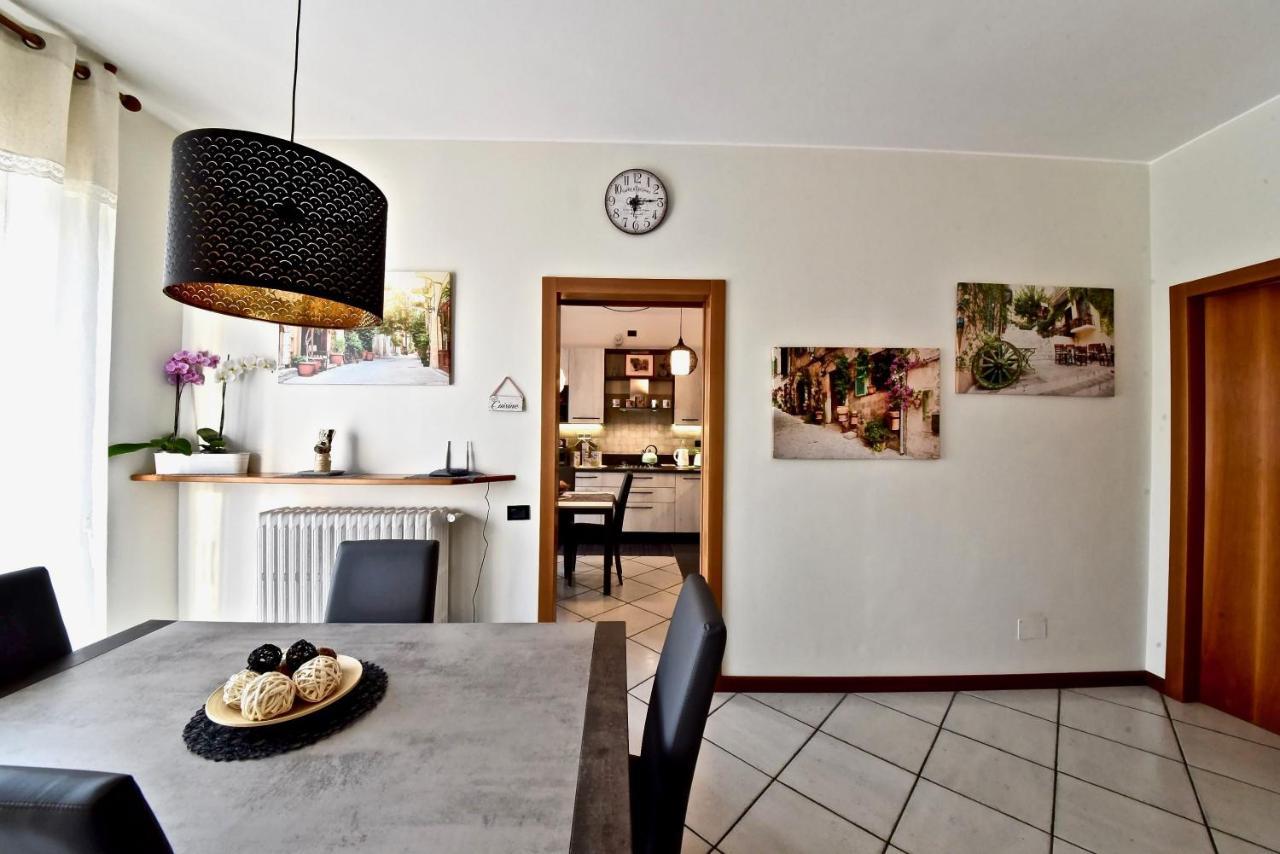 Modern Apartment Halfway Between Milan And Como Cogliate Luaran gambar